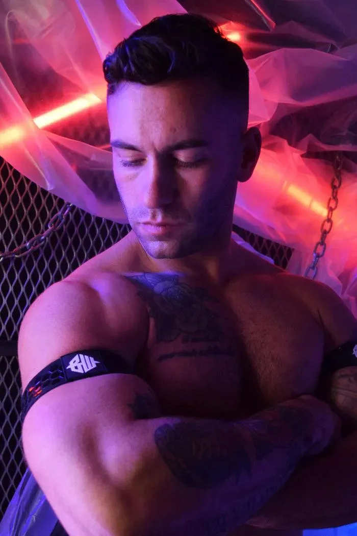 HEX ARMBANDS-BLACK