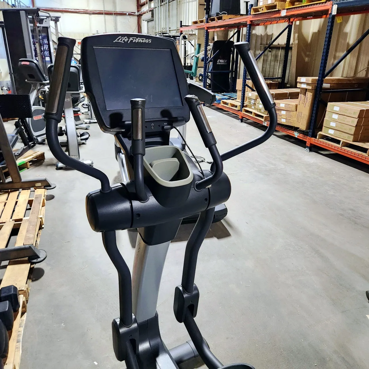 Refurbished Life Fitness 95X Elliptical with Engage Console